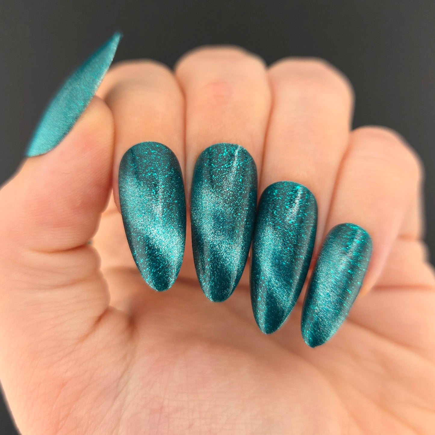 Advent Overpour: Digital Friend