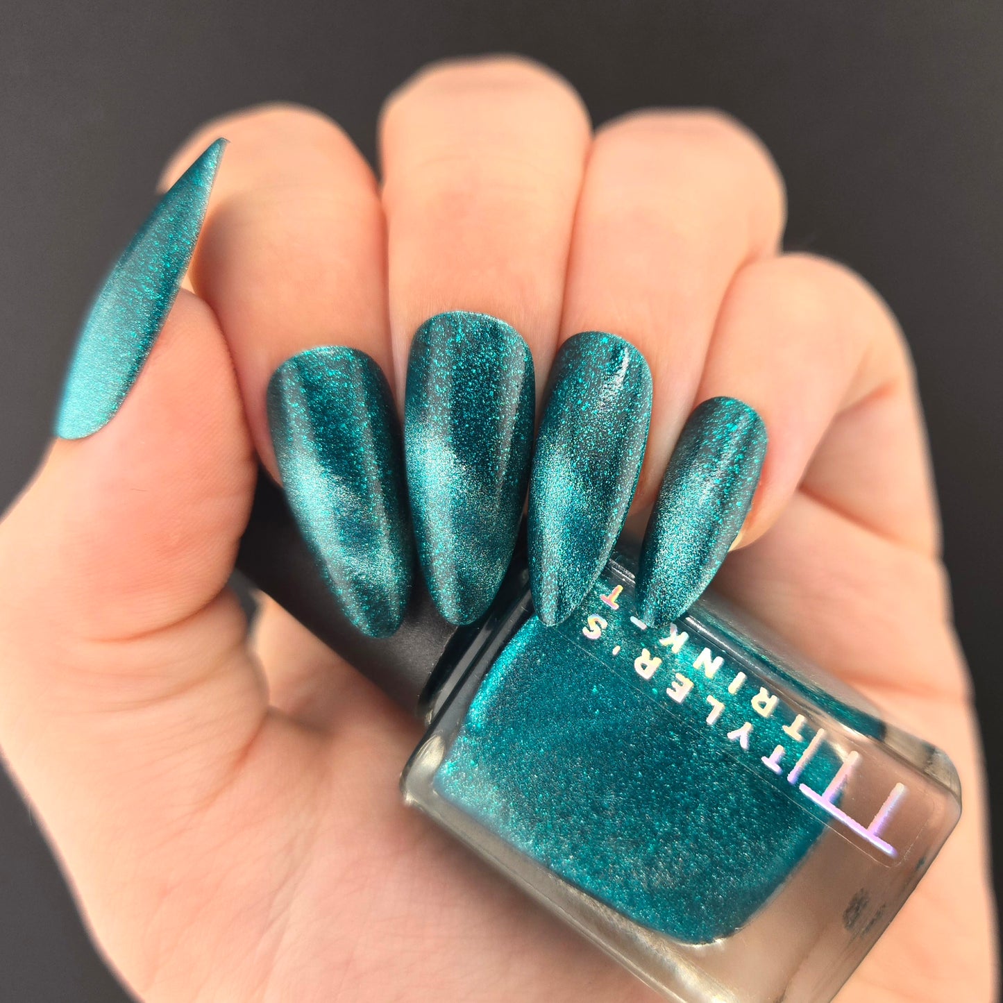 Advent Overpour: Digital Friend