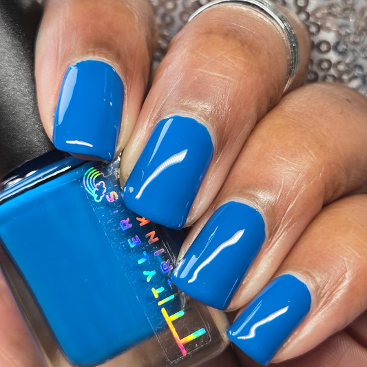 Blue With a Fart of Green