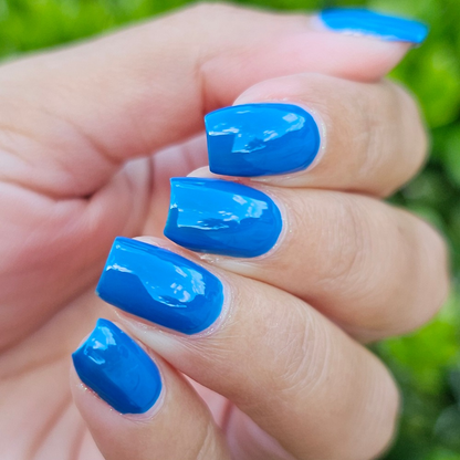Blue With a Fart of Green