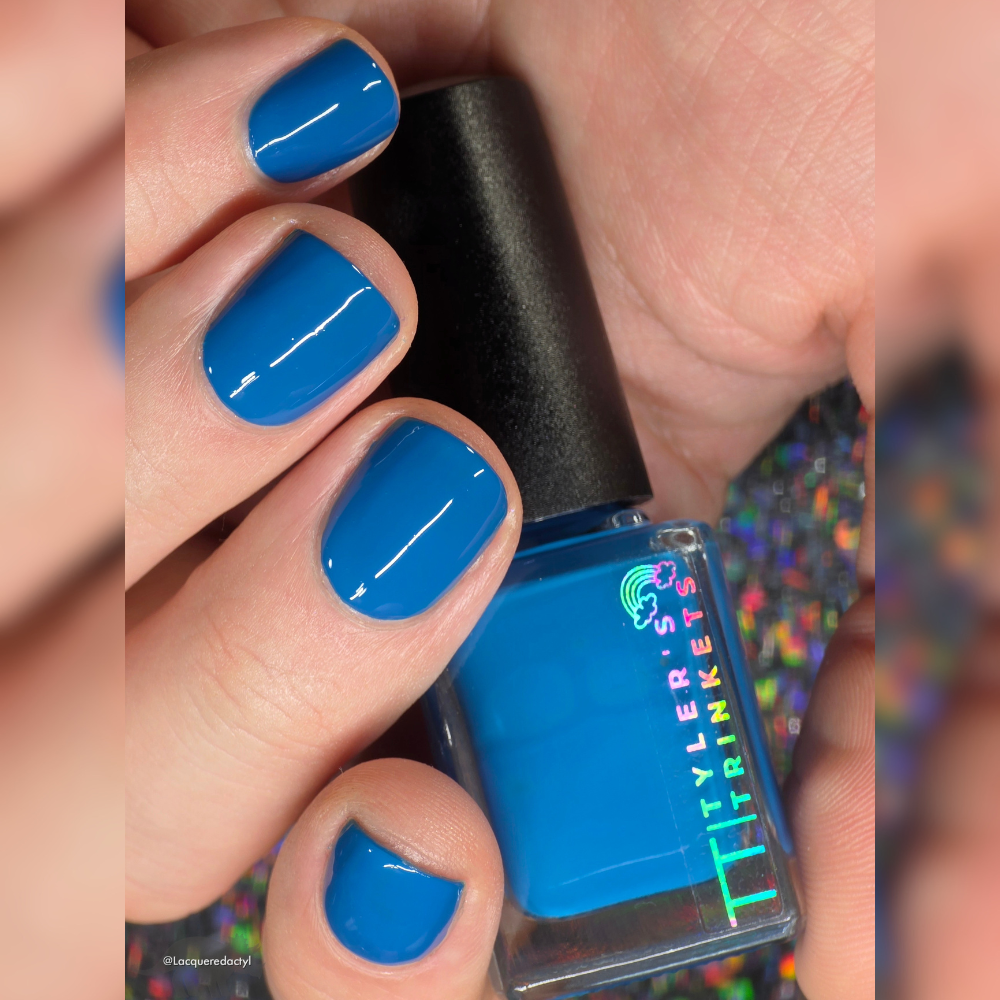 Blue With a Fart of Green