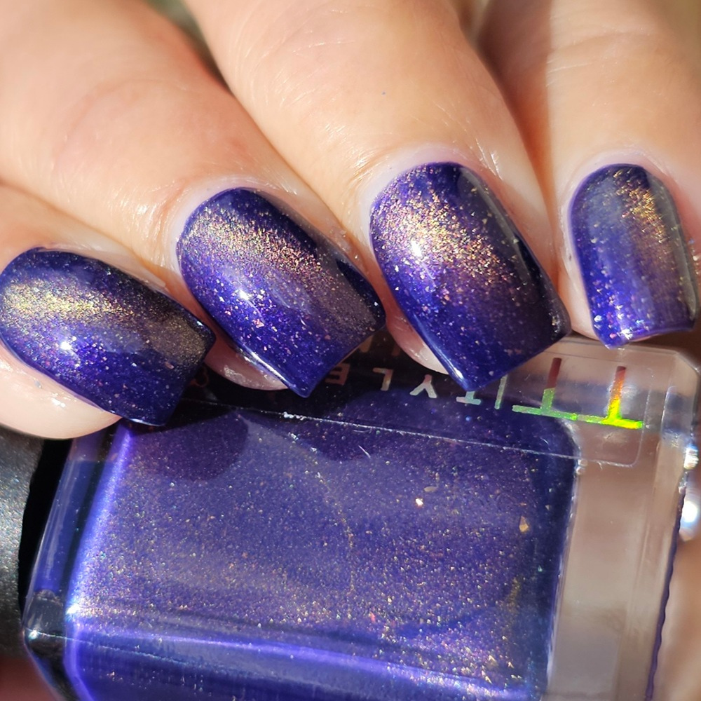 Late Night Mani [Magnetic]